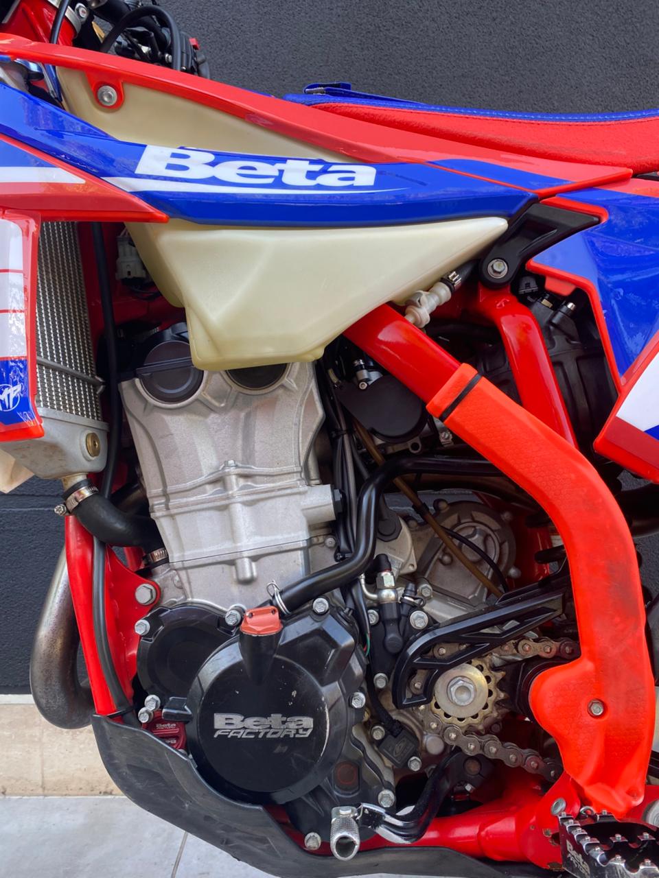 Moto Usada RR 4T 390 Rojo Beta